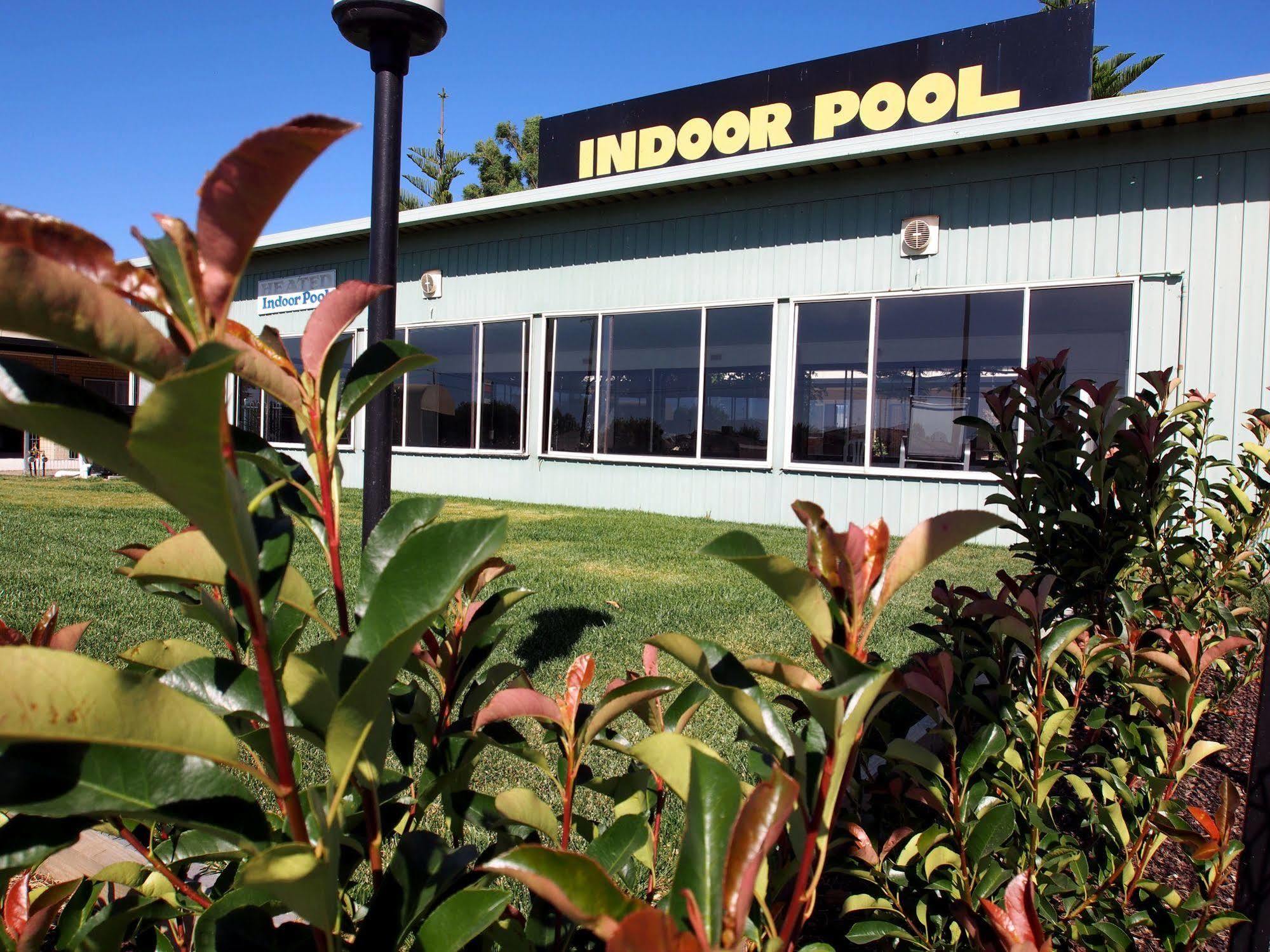 Majestic Motel Horsham Exterior photo
